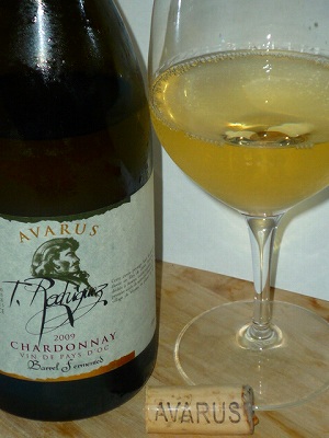 Avarus Chardonnay Barrel Fermented 2009 glass.jpg