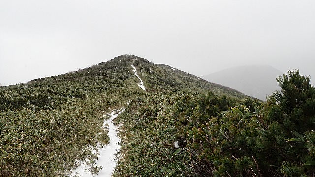 PA221554　11：50強風の登り.jpg