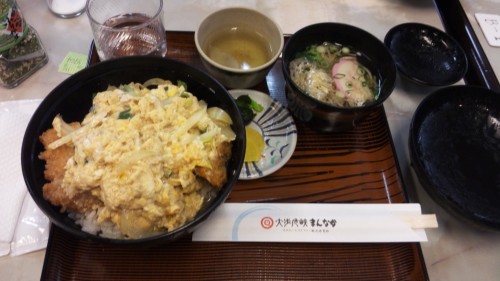 2013.04.14_「まんなか」のカツ丼