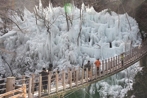 小鹿野氷柱1-1.jpg