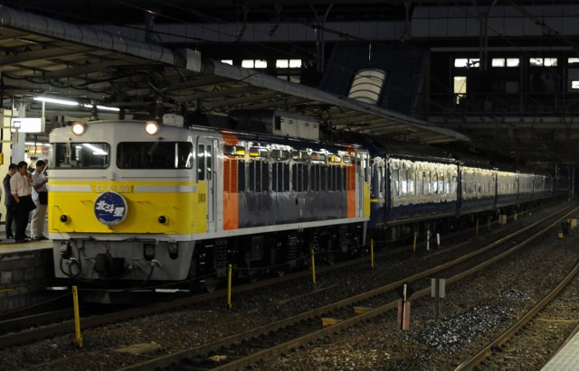 2010.7.8　1ﾚ　北斗星　EF81-99