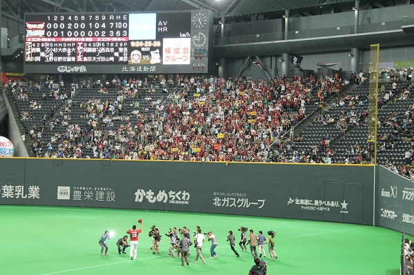 175ビジター応援席へ.jpg