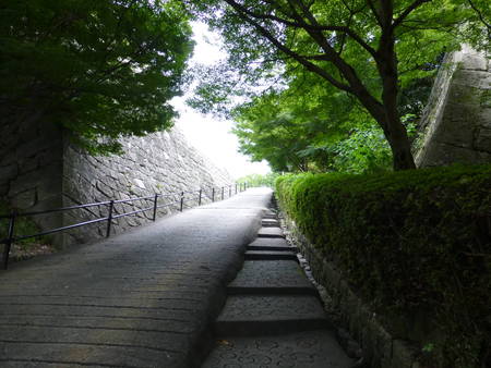 丸亀城　スロープ