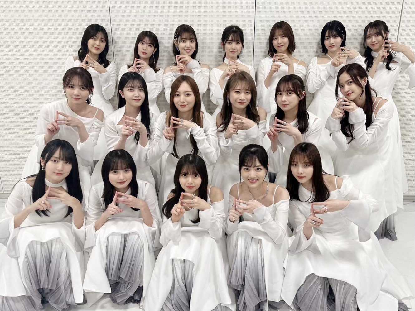 集合　乃木坂 ☆乃木坂46♪『ベストアーティスト2022』出演記念集合写真公開！ | ルゼルの情報日記 - 楽天ブログ