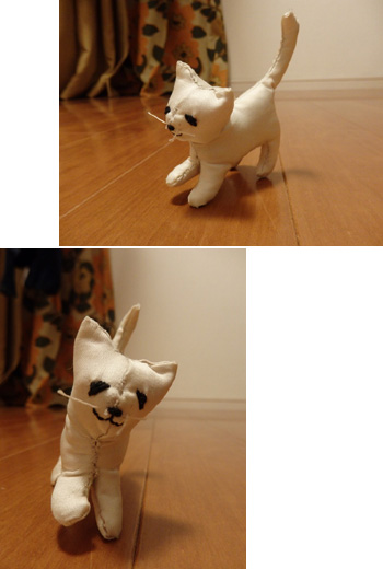 歩くにゃんこ