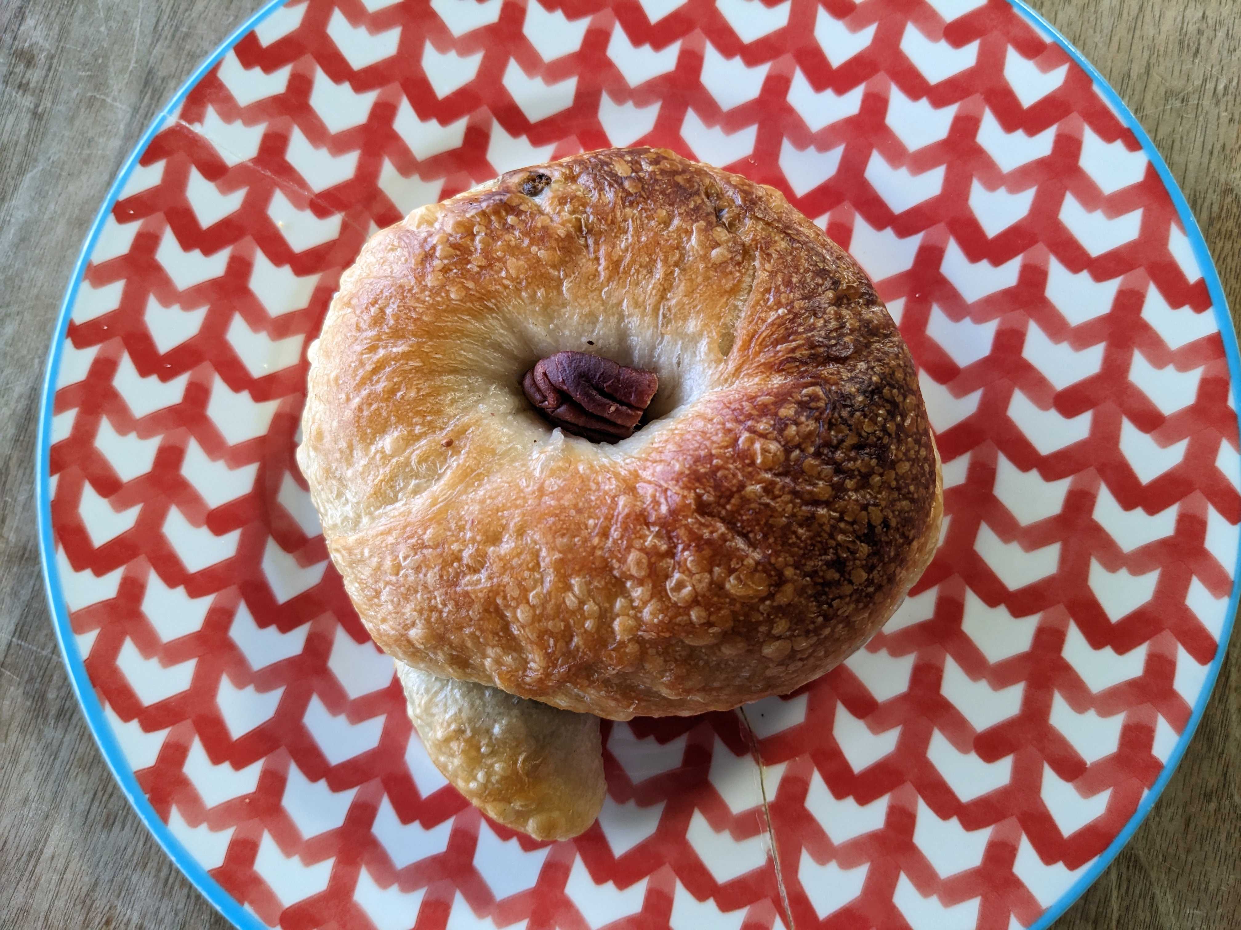 ベーグルリコカフェのペカンナッツほうじ茶クリームチーズ静岡県産ほうじ茶ベーグル