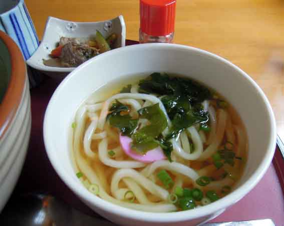 アメリカンステーションの「うどん」♪