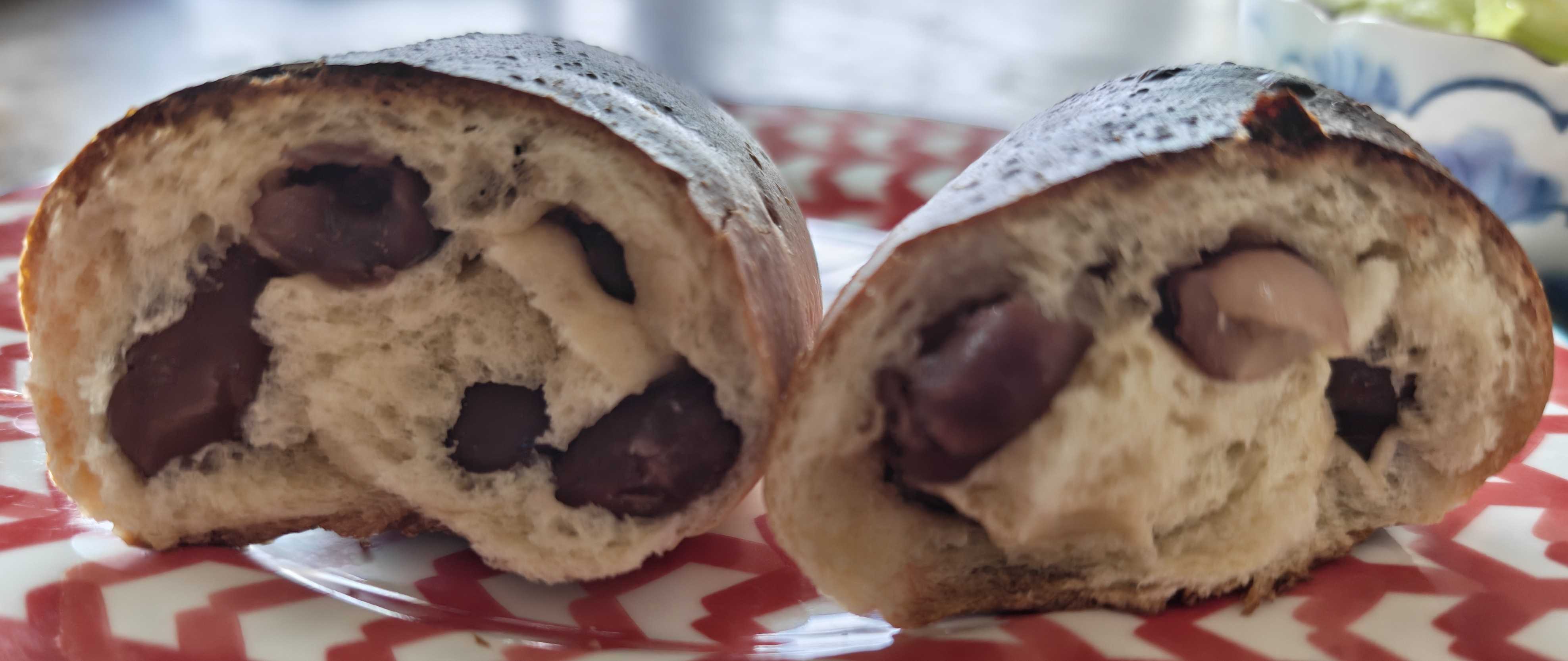 たまプラーザ駅　パン屋　ベッカライ徳太朗　通販　豆パンの断面