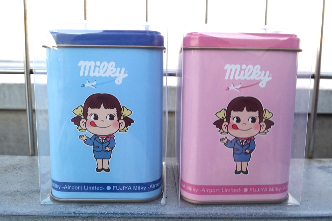 不二家 空港限定ペコ缶 各750円 | イルカカメラとわんわんWinとねこMac