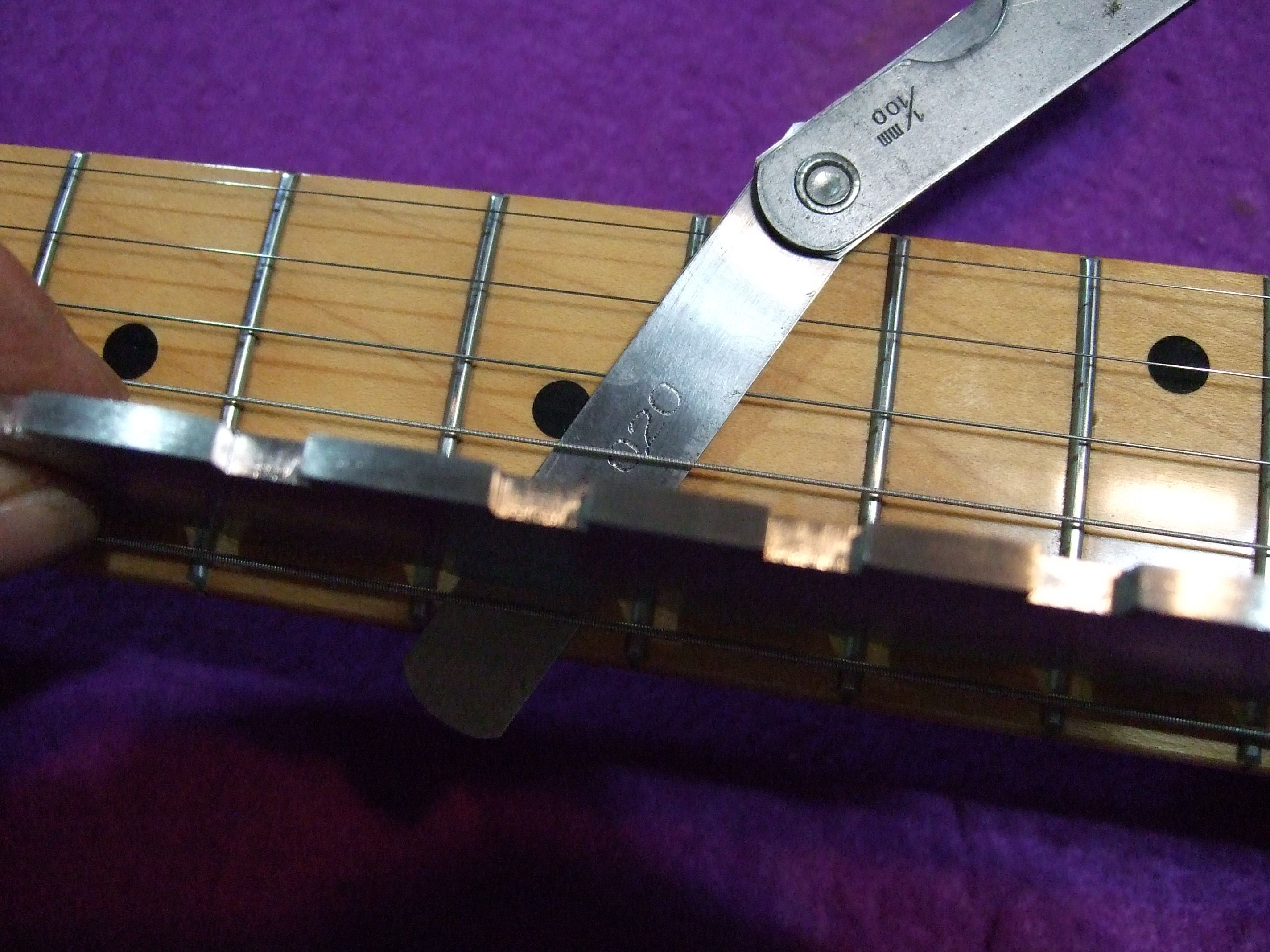 【新品同様】【超低弦高品】　ゴールドラメ　テレキャス　出力確認済 : Wilkinson WOT02 弦ピッチ10.8mmヴィンテージ