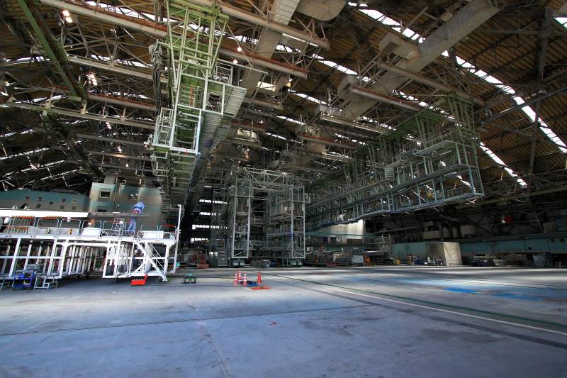 ANA機体整備工場_003.jpg