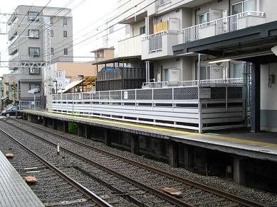 伏見桃山駅