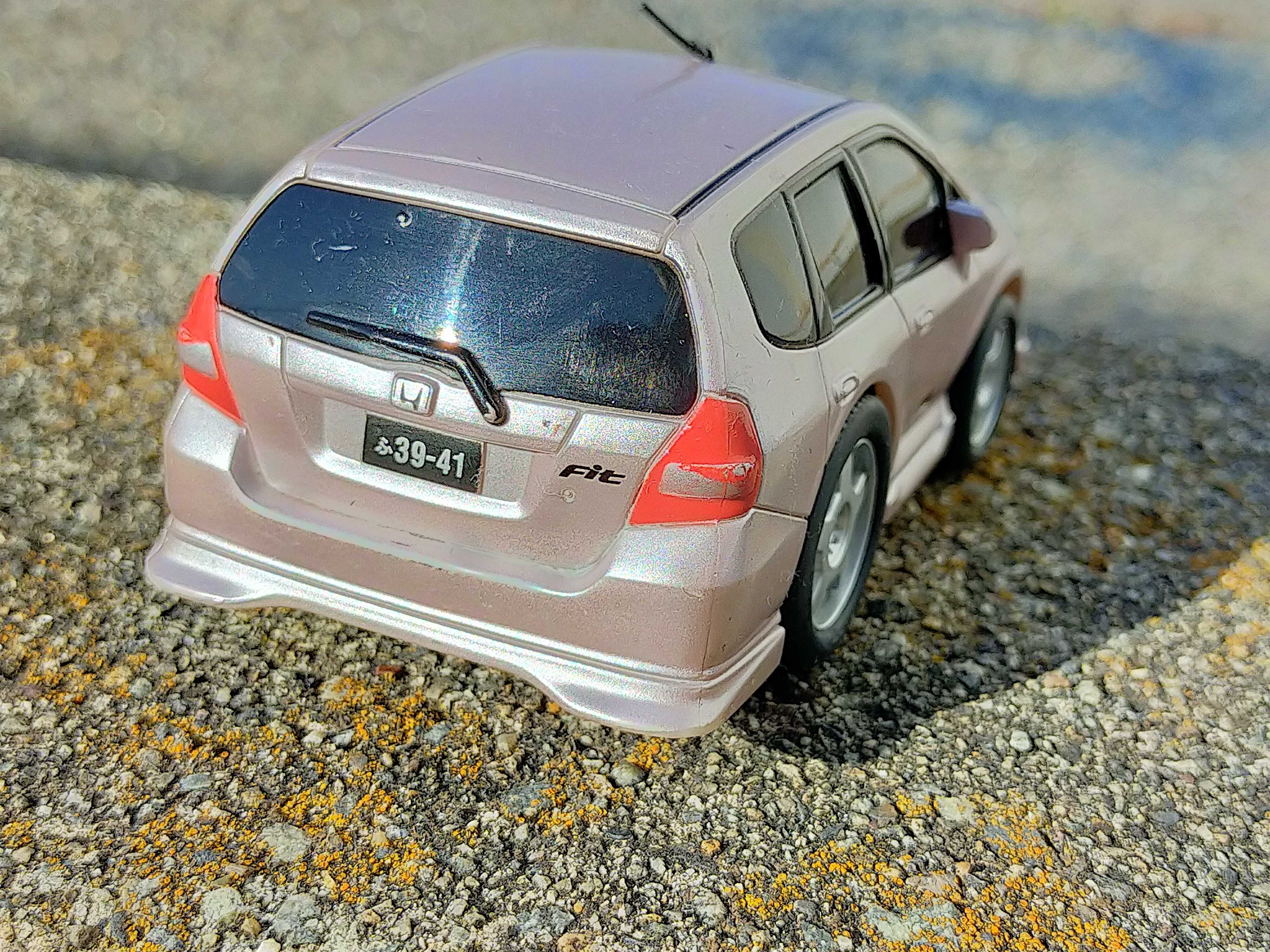 ミニカーホンダ初代フィットGD1(2001) Amazon | ホンダ 初代 フィット Y A W 1.5T GD 前期型 2001年