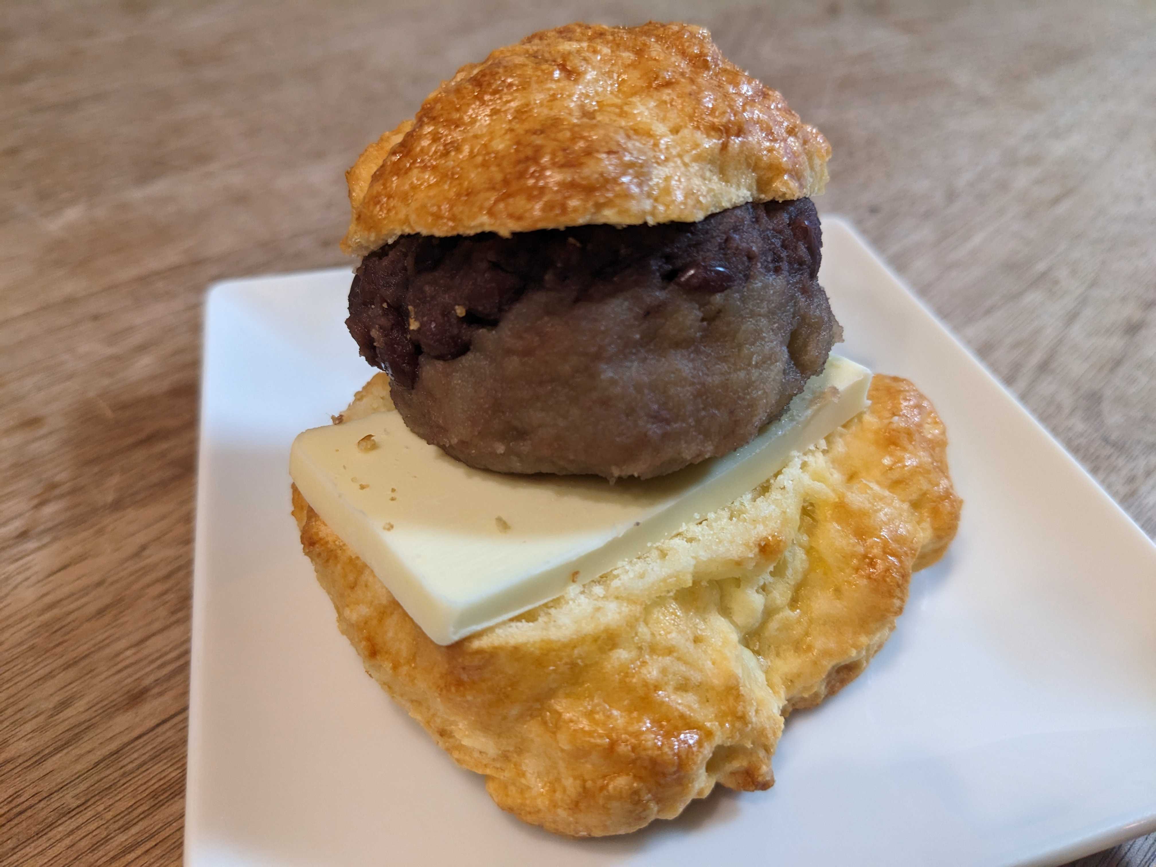 あんバタスコーン