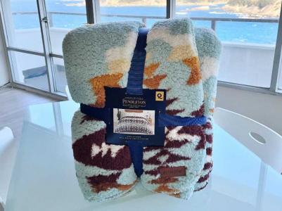 コストコ ◇ 2匹物ラムスキンラグ 7,698円也 ◇ | 猫 と 買い物