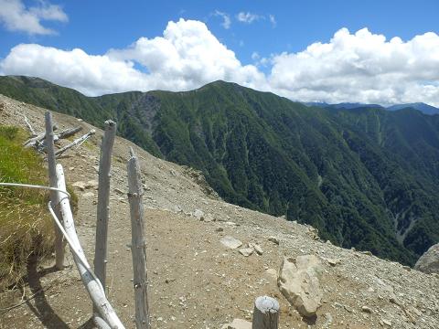 小河内岳への稜線.JPG