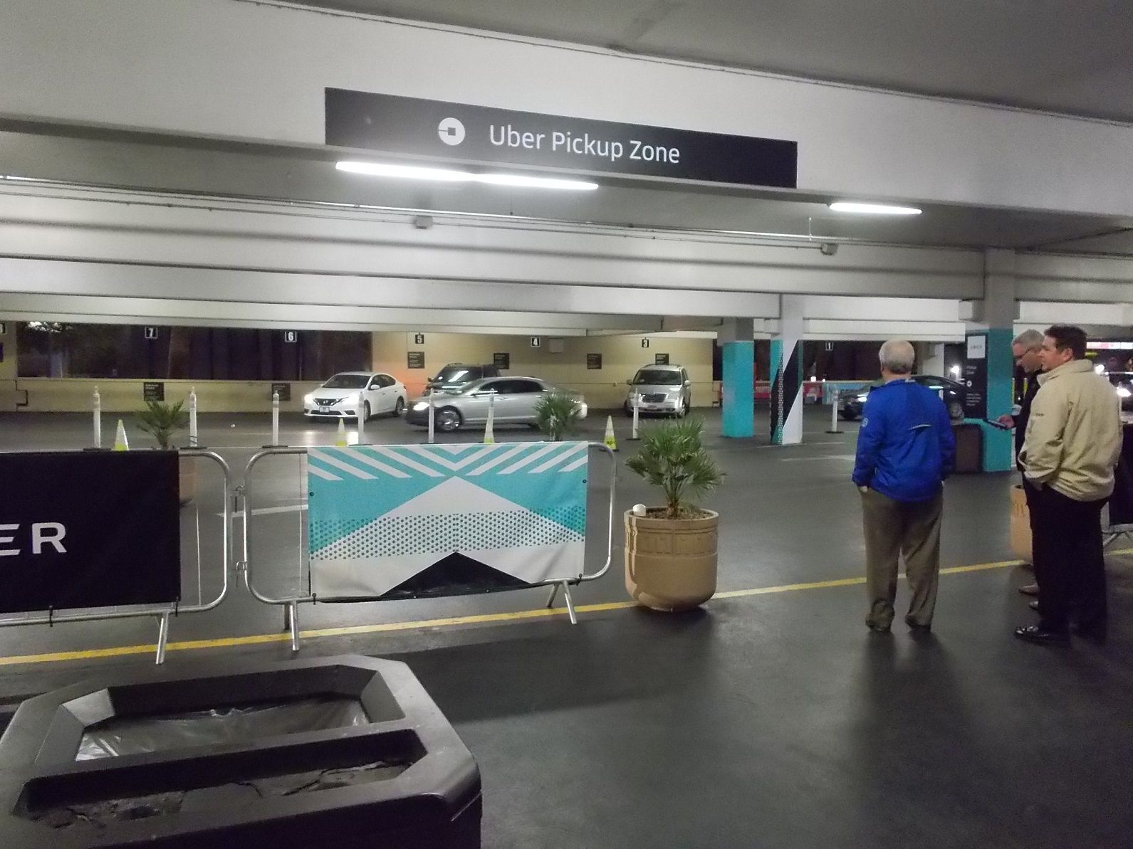 ラスベガス ホテル「ウーバー UBER」の話  ラスベガス ロサンゼルスの 