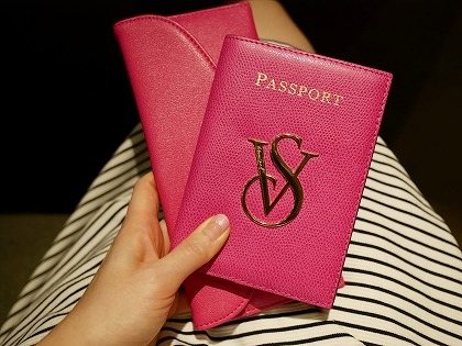 ヴィクトリアズシークレット　薄型財布　パスポートケース　ピンク　ヴィクトリアシークレット