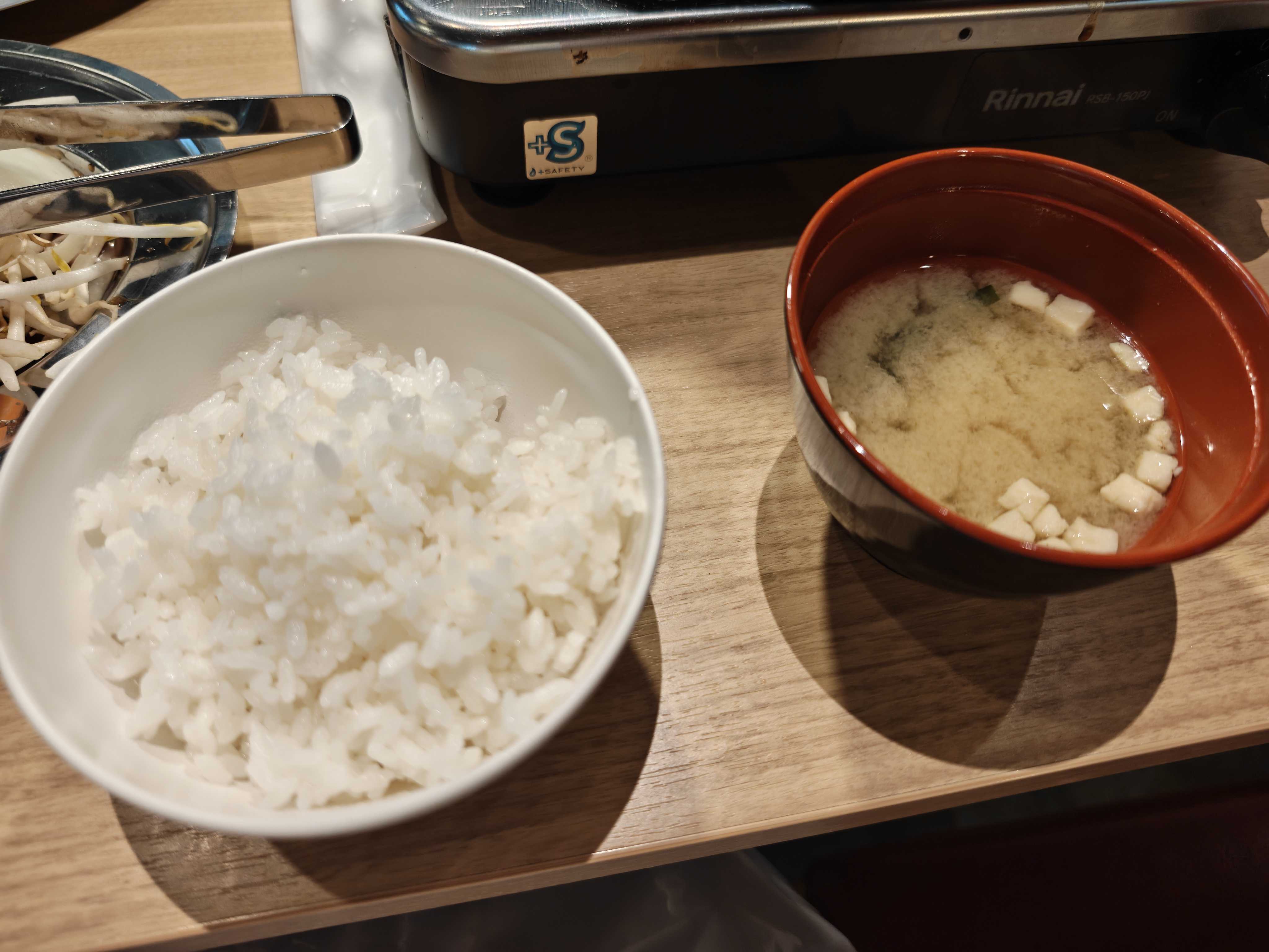 花尻ジンギスカン 狸COMICHI店　ランチ　花尻ジンギスカン定食と花尻厚切ジンギスカン定食