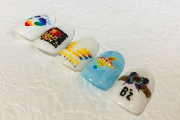 B'z LIVE GYM Pleasure 1992〜2018】歴代のロゴをネイルチップに描いて