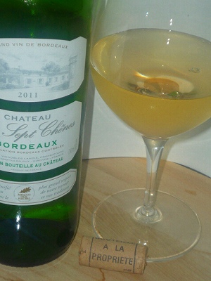 Ch.Les Sept Chenes 2011 glass.jpg