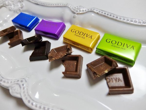 コストコ チョコレート ゴディバ ナポリタン 円 新商品 GODIVA Napolitains Assorted Solid Chocolates