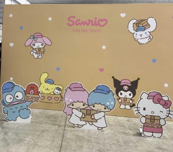 NARUTO サンリオキャラクターズ ホログラム缶バッジコレクション 全9種 NARUTO×Sanrio characters ホログラム缶バッジコレクション