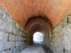 12梶ヶ谷隧道（大仏鉄道遺跡） (5).JPG