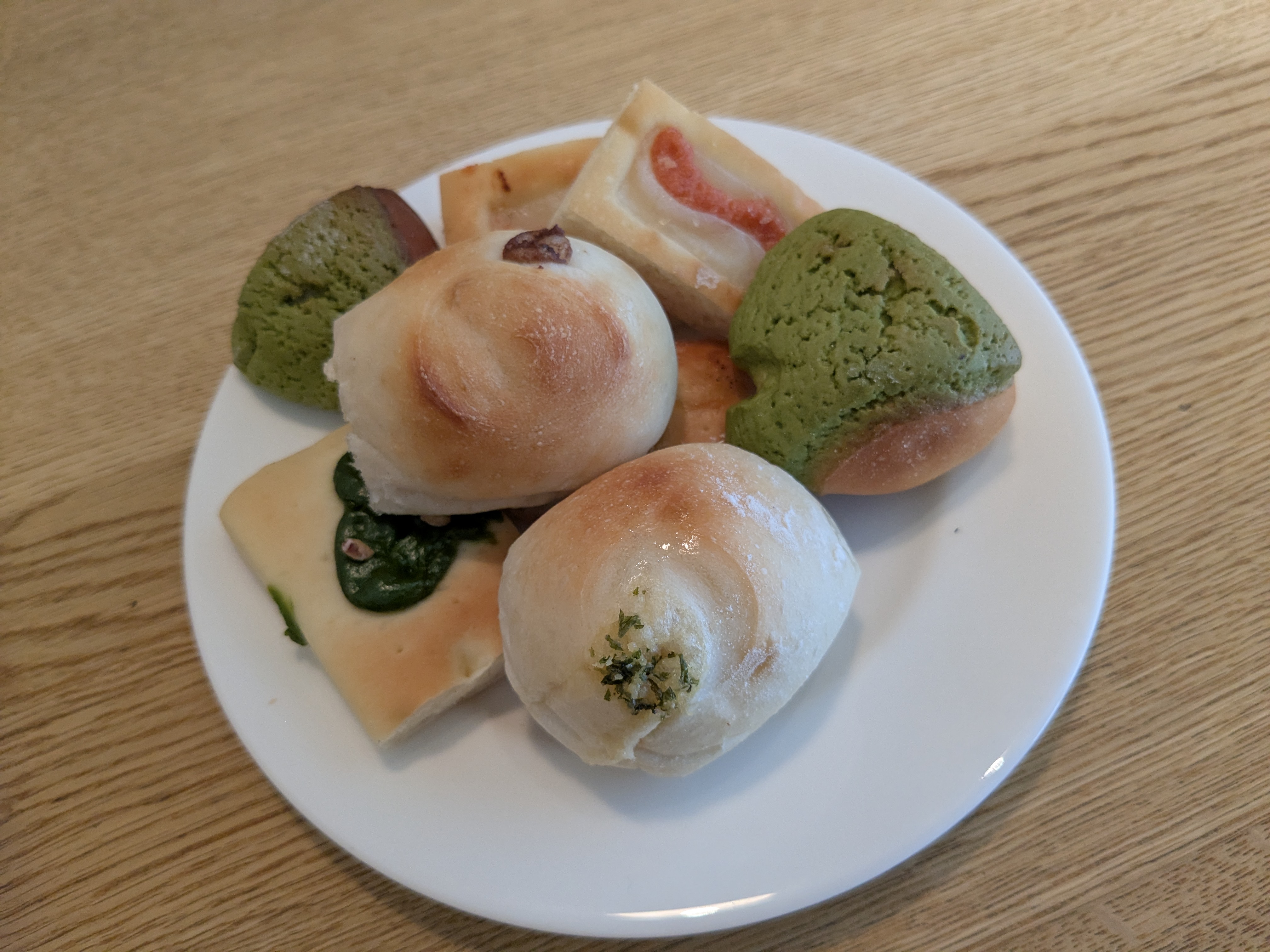 鎌倉パスタ　　モリシア津田沼店　パン食べ放題