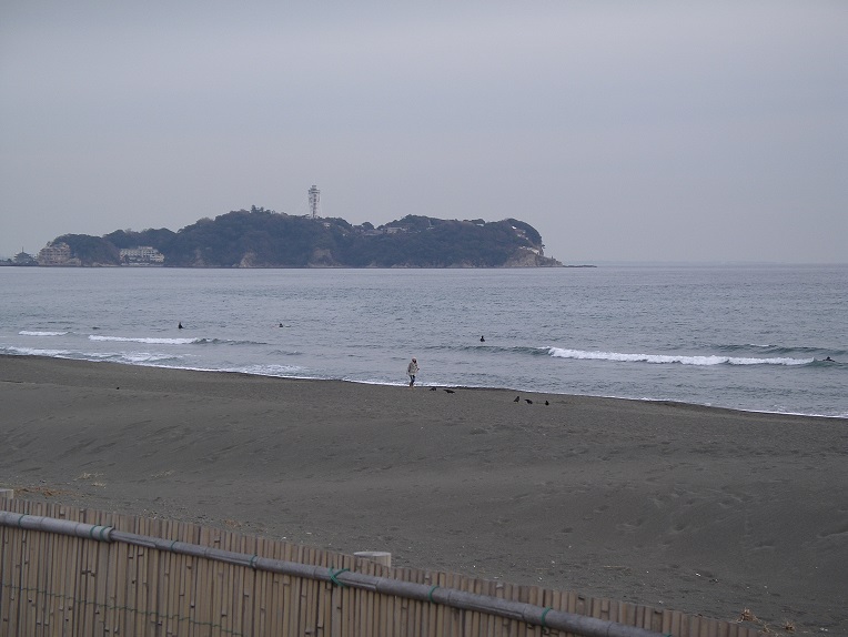 湘南海岸 から見た 江ノ島