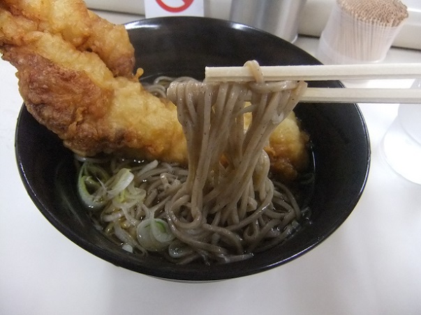 さぬきや＠佐貫駅の唐揚げそば２