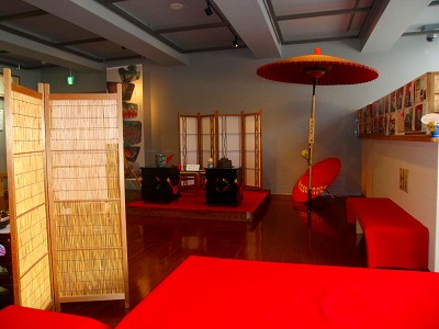 団子とお茶の店内.jpg