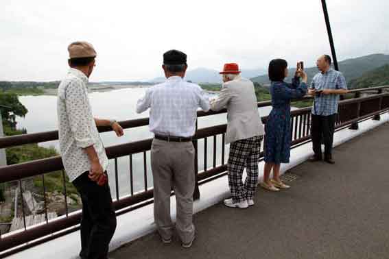 岩津橋と岩津渕♪