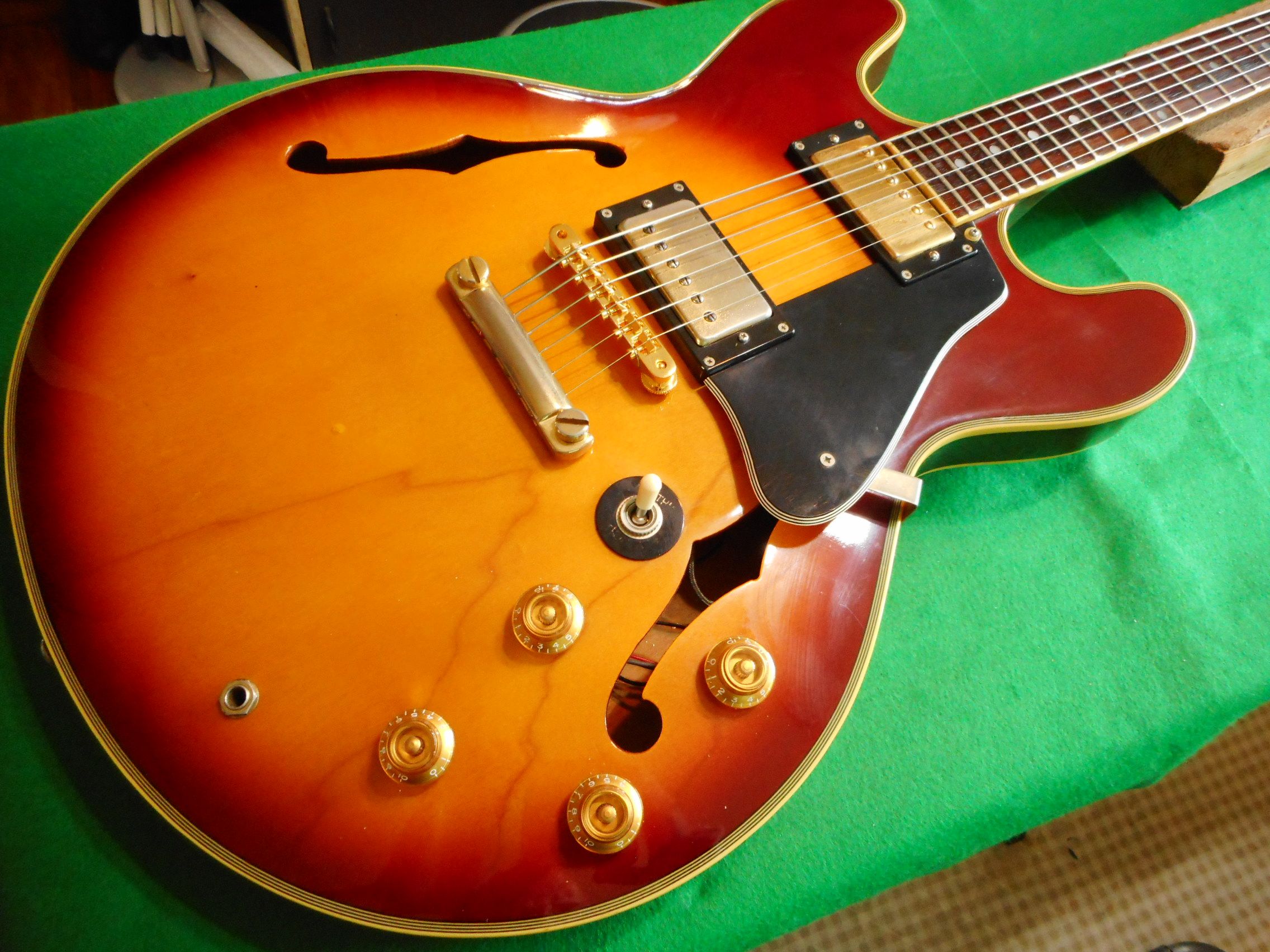 F&G Daniels 335 Type ダニエル セミアコ（Gibson ES-335