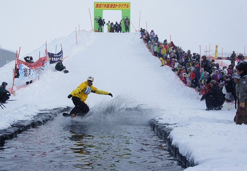 雪トピア水面滑走