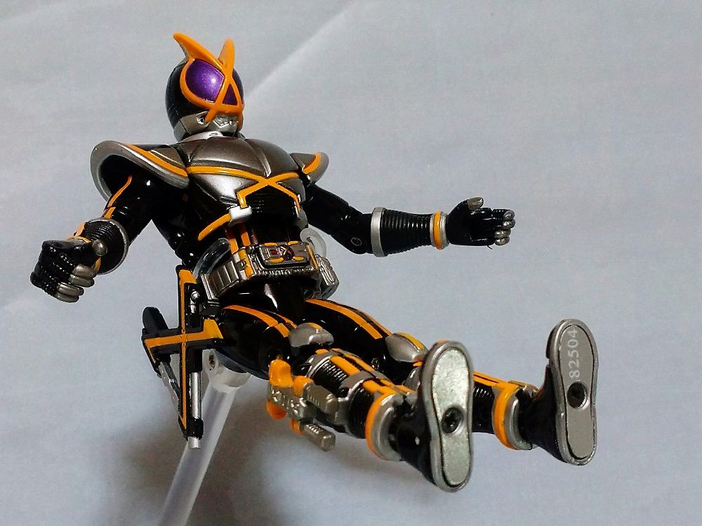 Amazon | TAMASHII NATIONS 装着変身 仮面ライダーカイザ