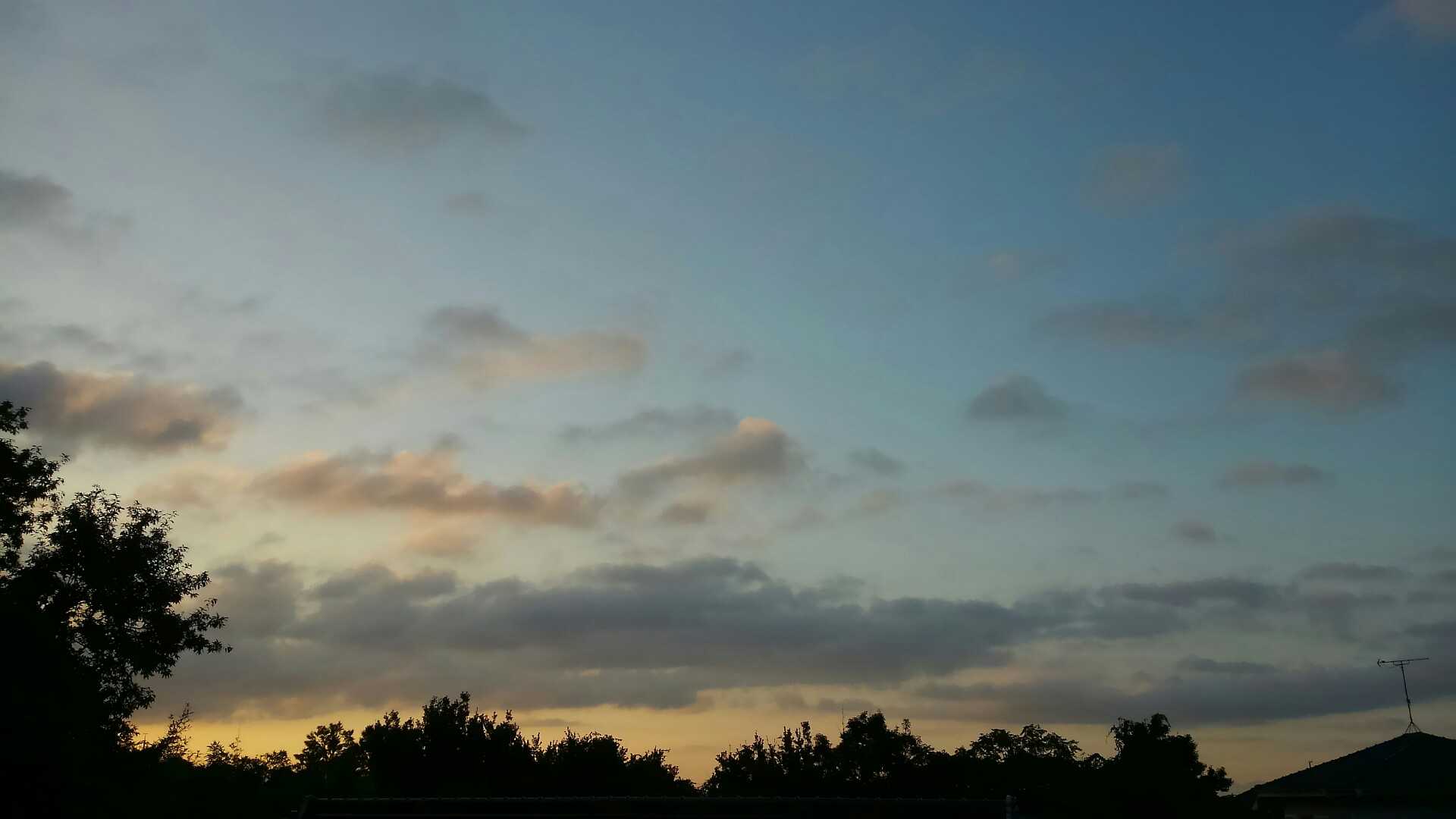 雲の変化のある朝空 健康はほんとうに大切ね 心と身体を整えましょう 楽天ブログ 雲の変化のある朝空 健康はほんとうに大切ね 心と身体を整えましょう 楽天ブログ