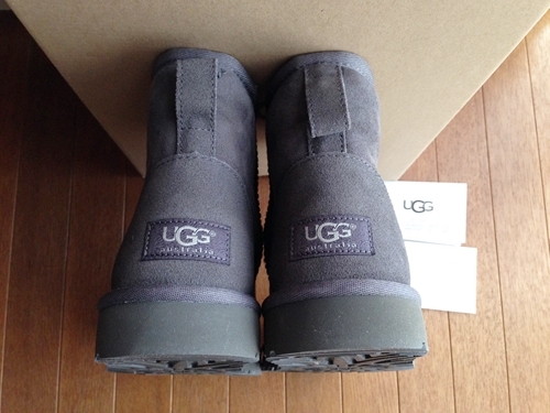 UGG AUSTRALIA CLASSIC MINI