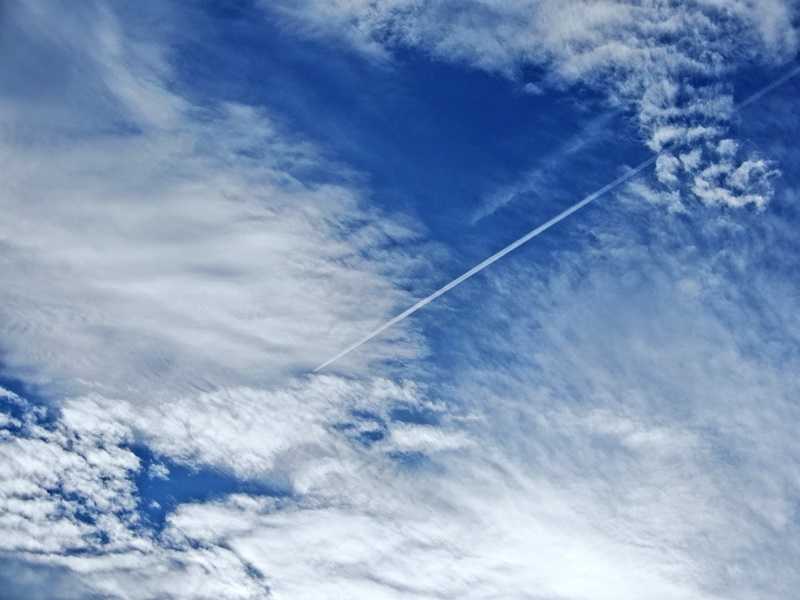 夏空飛行機雲5