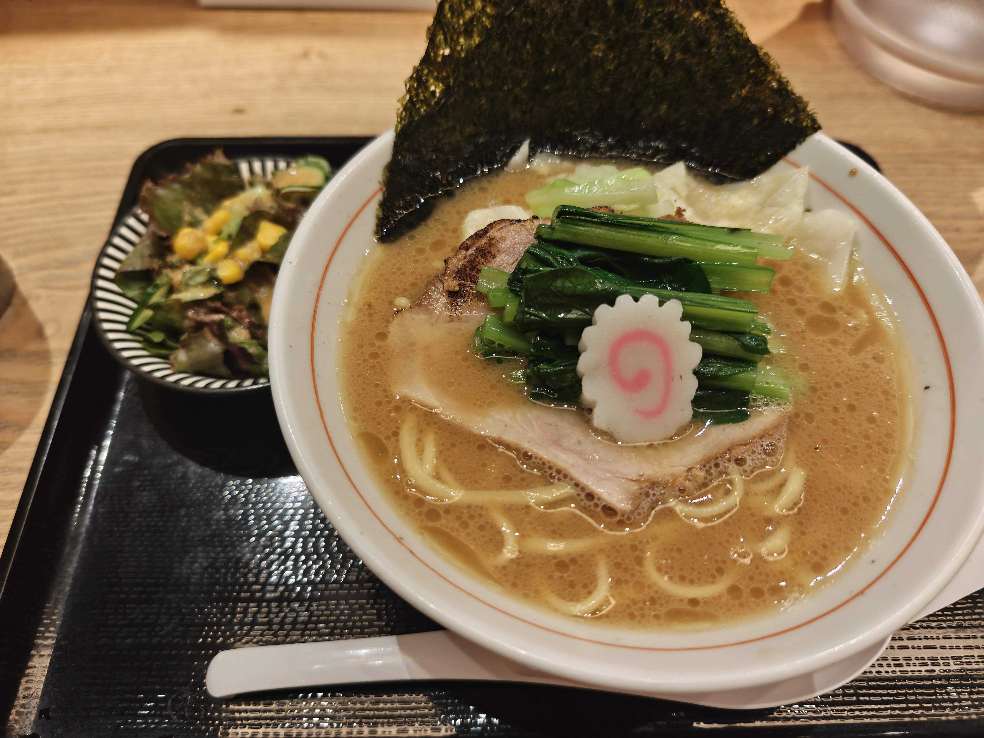 虎ノ門ヒルズ　ランチ　虎ノ門 嚆矢　豚骨醤油ラーメン