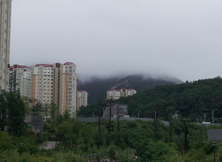 20130714 running under rainy sky in Seoul 1.jpg