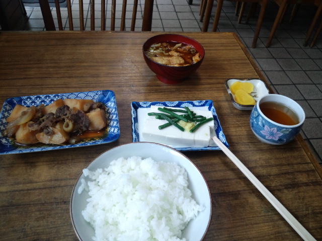 肉じゃが定食