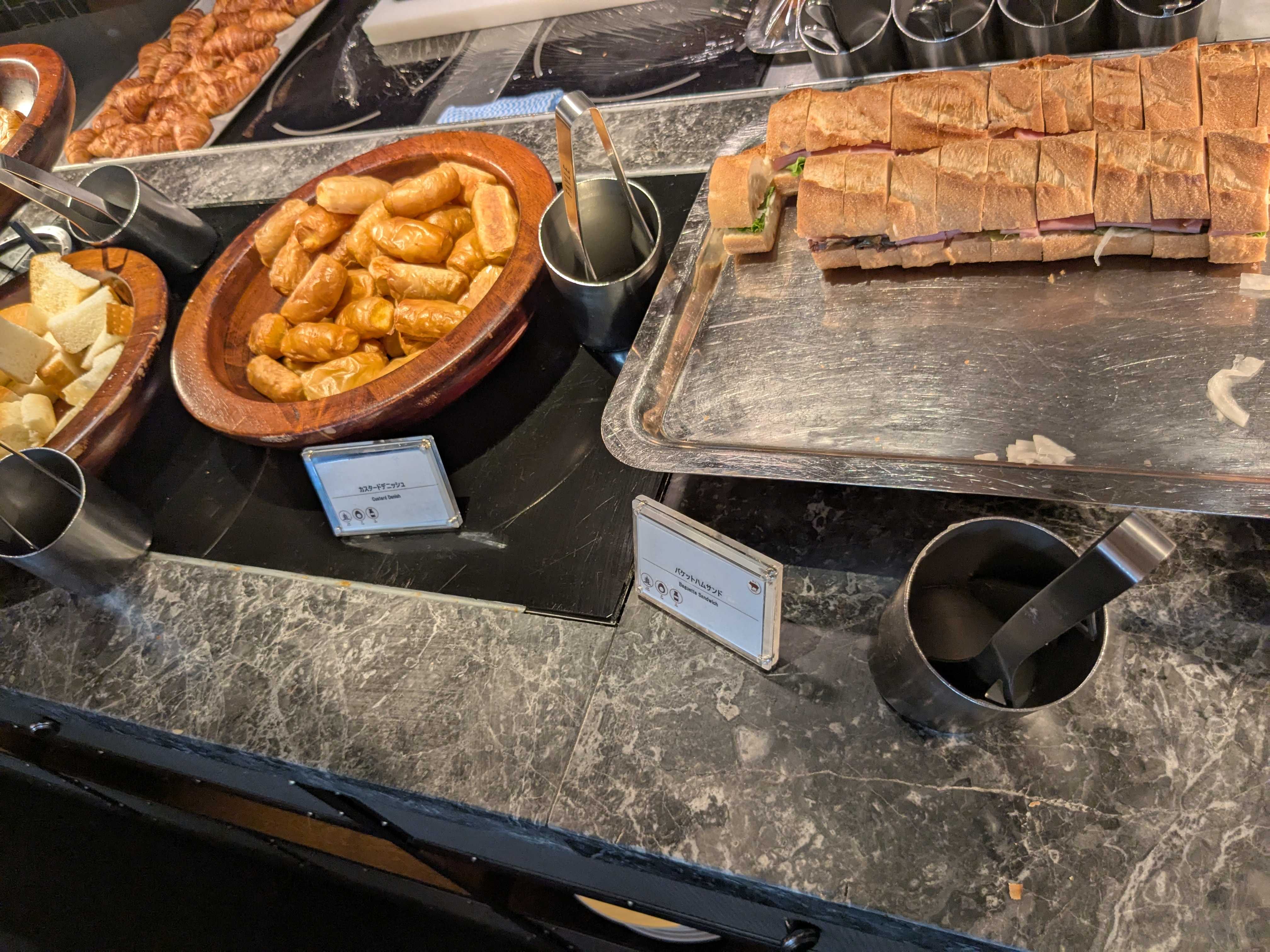 フサキビーチリゾートホテル＆ヴィラズISHIGAKI BOLD KITCHEN　朝食ビュッフェ メニュー　サンドイッチ、パン類