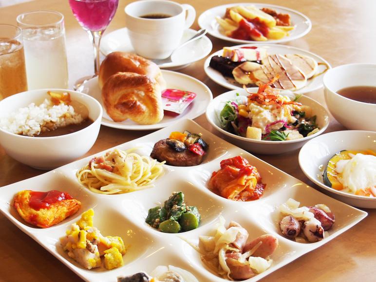 洋食料理ランチバイキング