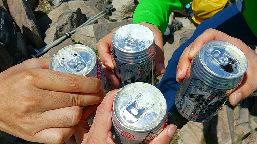 s-20140726磐梯山山頂乾杯.jpg