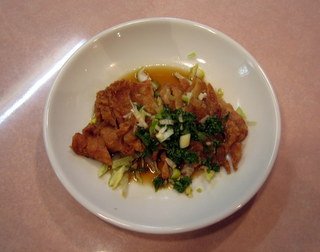 鶏肉の香油ソースかけ