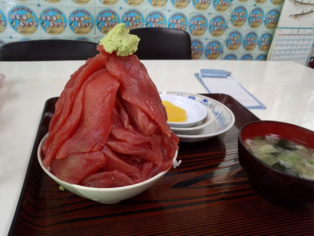 マグロ丼全体