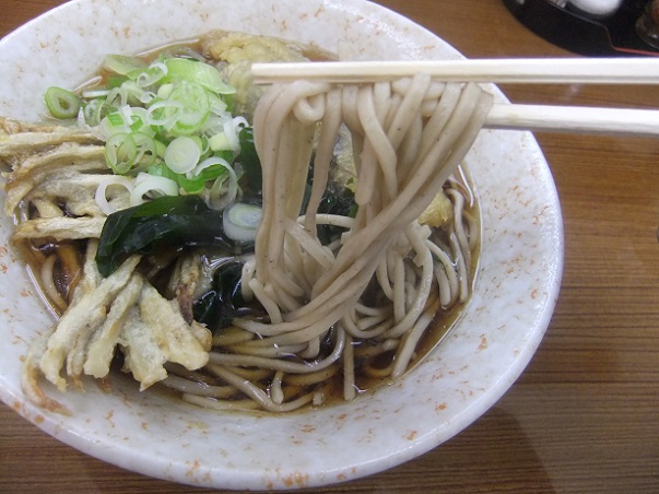 島根４丁目・たまものかけそば＋茄子天＋ごぼう天２