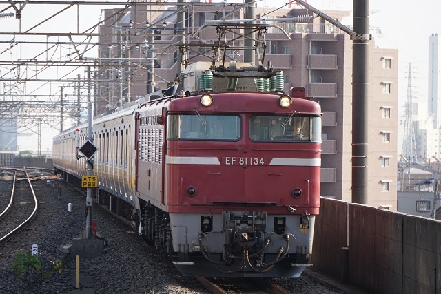 EF81 134牽引 E231系 青森配給 & ｢華｣3