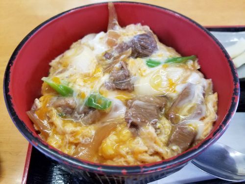 牛すじ卵とじ丼 みそ汁セット にじいろ食堂 色眼鏡 S Blog 楽天ブログ